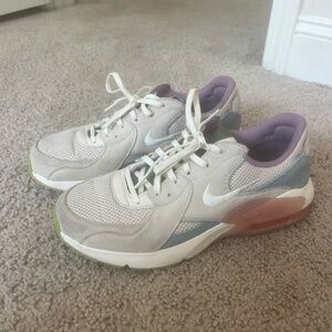 Nike l Air Maxes